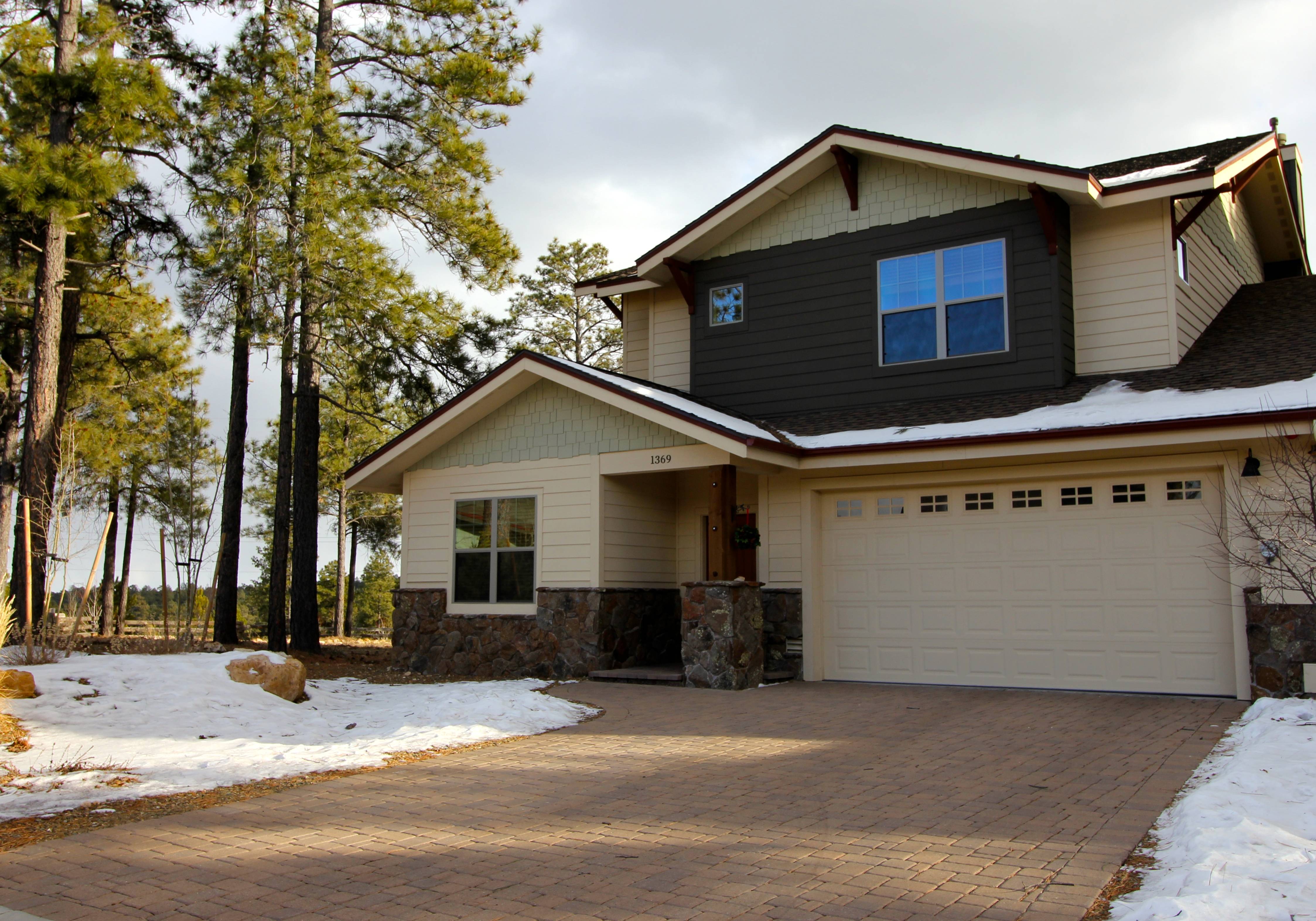 Stunning 3 Bdrm End Unit Pine Knoll Townhome for sale